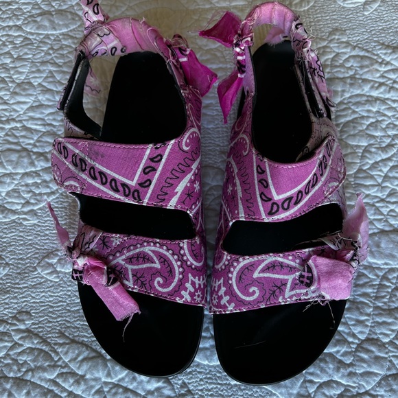 Arizona Love Apache Pink Bandana Sandals Size 41 - Picture 3 of 5